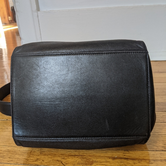 Host Pick🪙Chanel Vintage Bucket Bag - Picture 5 of 8